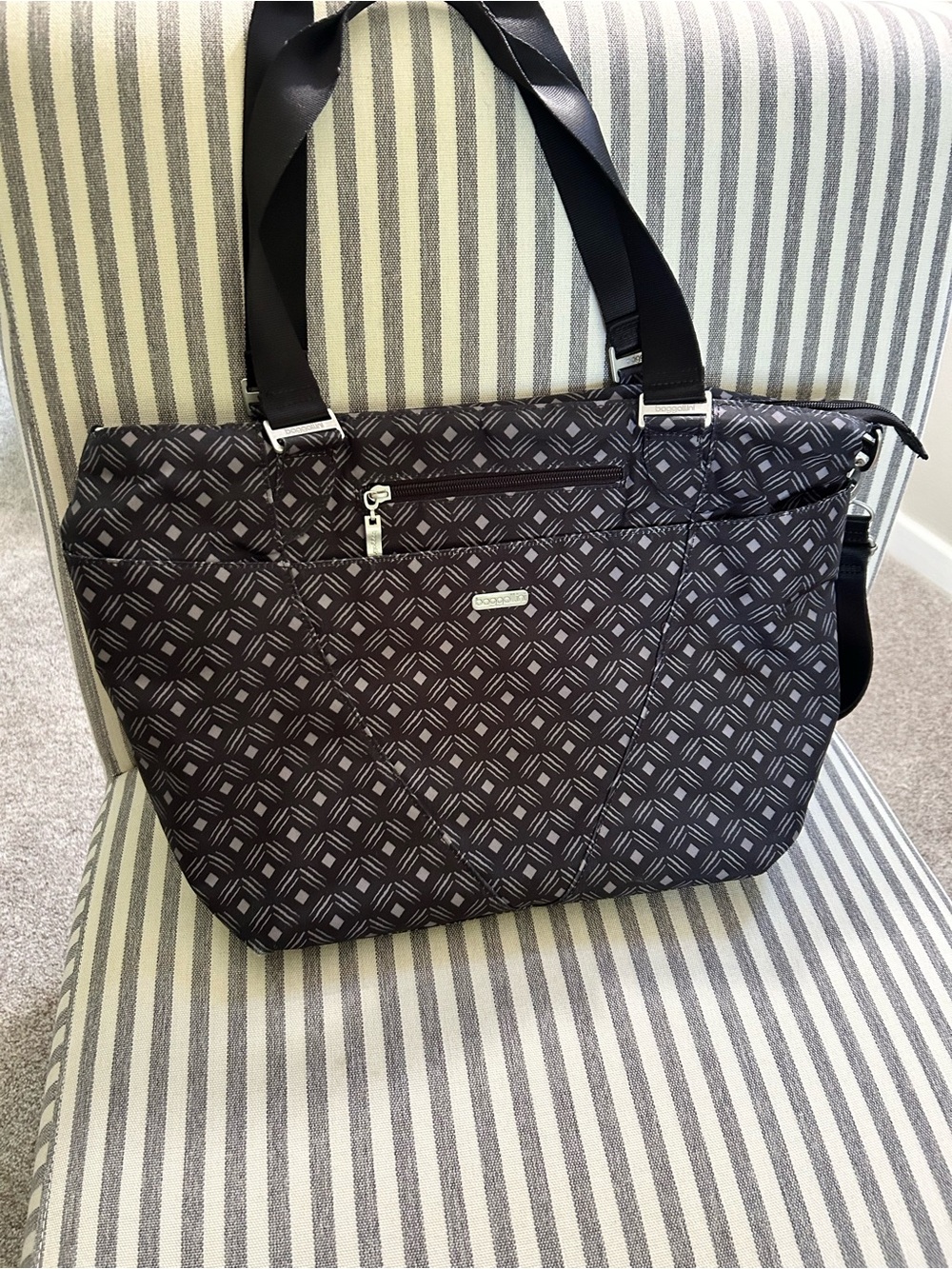 EUC Baggallini Geometric Print Tote Bag in Black